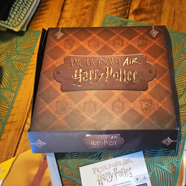 Mattel Games Pictionary Air Harry Potter (Versione Francese HDC61) – Il Gioco Da Tavolo Che Disegna Nell'Aria