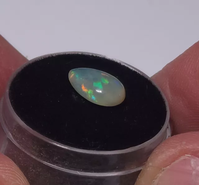 Coober Pedy solid opal.   1.80ct.  11 x 7mm. Natural solid Australian opal