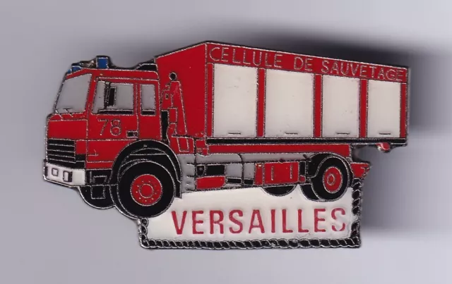 Rare Pins Pin's .. Pompier Fire Camion Truck Cellule Sauvetage Versailles 78 ~Fr