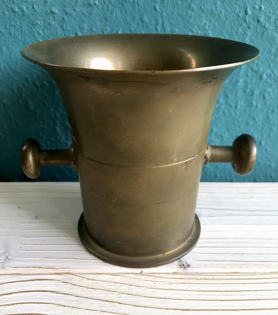 Alter kleiner Messing Becher Mörser Pistill Deko Apotheker Arzt schwer massiv