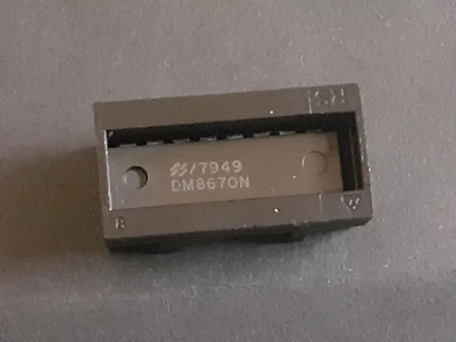 National Semiconductor 949-040077 DM8670N, ONE IC, NOS.
