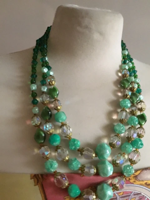 Collier Ancien En Nacre Serti - Bijou Vintage En Très Bon État - Pendentif Nacré