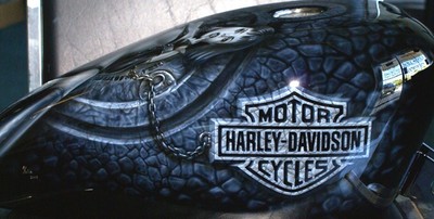 painting harley tins