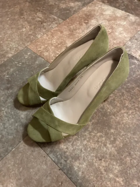 Boden Sz 38 (US Sz 7.5) Green Suede Leather Heels Made in Spain open-toed sandal