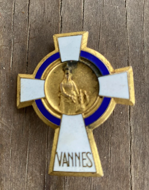 Insigne Religieux – Diocèse De Rouen – Notre-Dame De Bon Secours – Émail – France