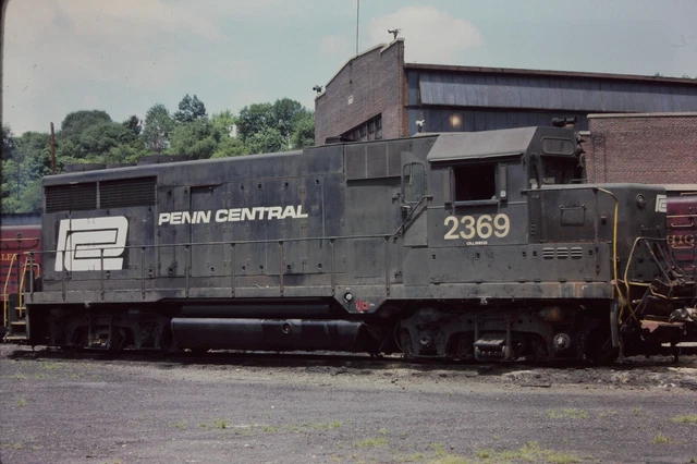 Orig. Slide Penn Central GP35 #2369 Bethlehem PA.                      (A-3)