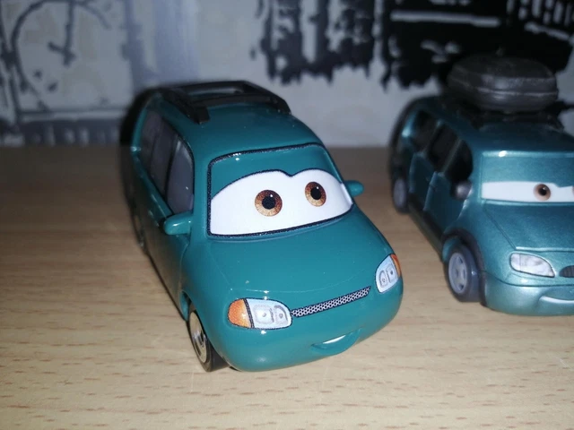lot de  voitures cars disney pixar  mattel metal  d occasion 2