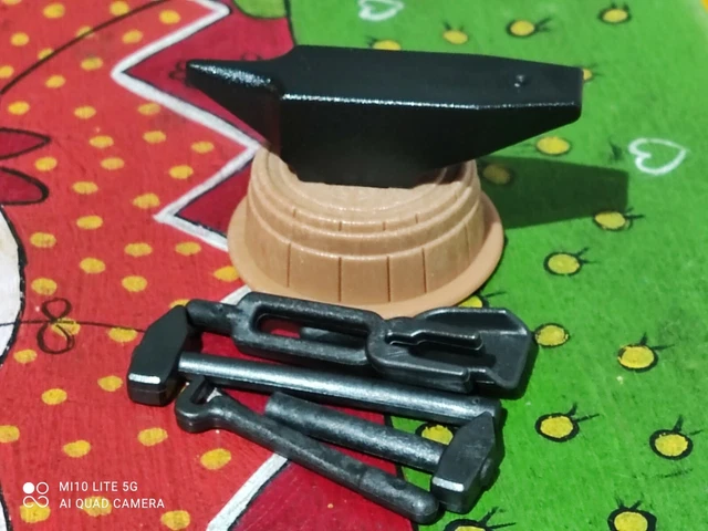 Lot De Pièces Détachées PLAYMOBIL : Enclume Et Outils De Forgeron - Occasion