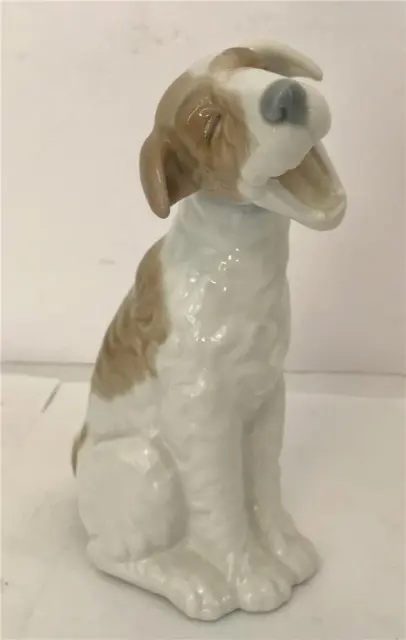 Lladro Nao Yawning Airedale Terrier Dog Figure 6 1/2" Tall