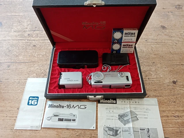 Minolta - 16 mg excelente estado con estuche, filtros, bombillas + película