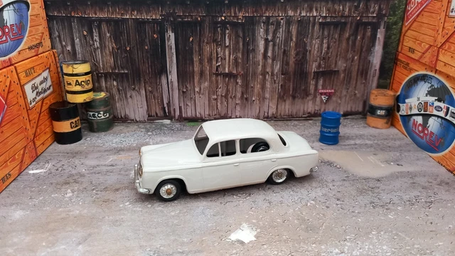 NOREV - Modèle N° 9 - Peugeot 403 - 1/43 plastique ancien