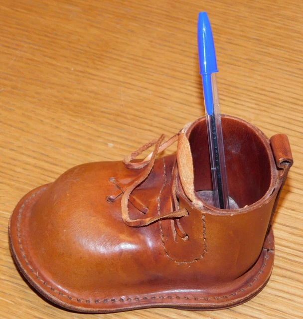 vintage PORTE STYLOS CRAYON style CHAUSSURE ancienne en CUIR à poser BUREAU