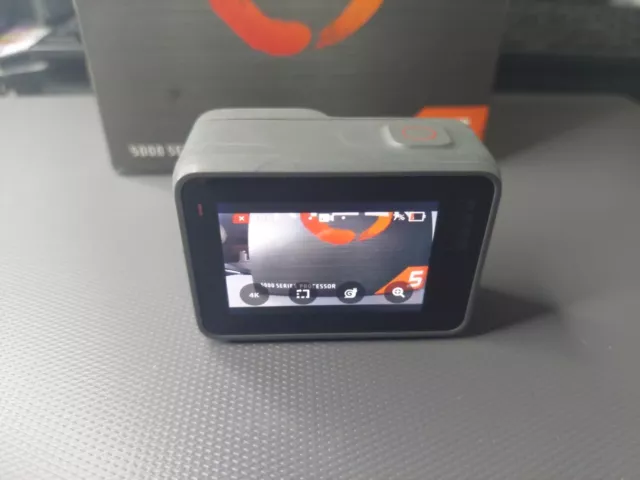GoPro Hero7 Wi-Fi Waterproof 10MP Video Camera with GPS - Silver