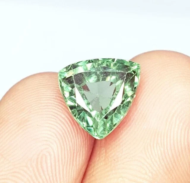 Pierre précieuse en vrac alexandrite en forme de casscher naturelle