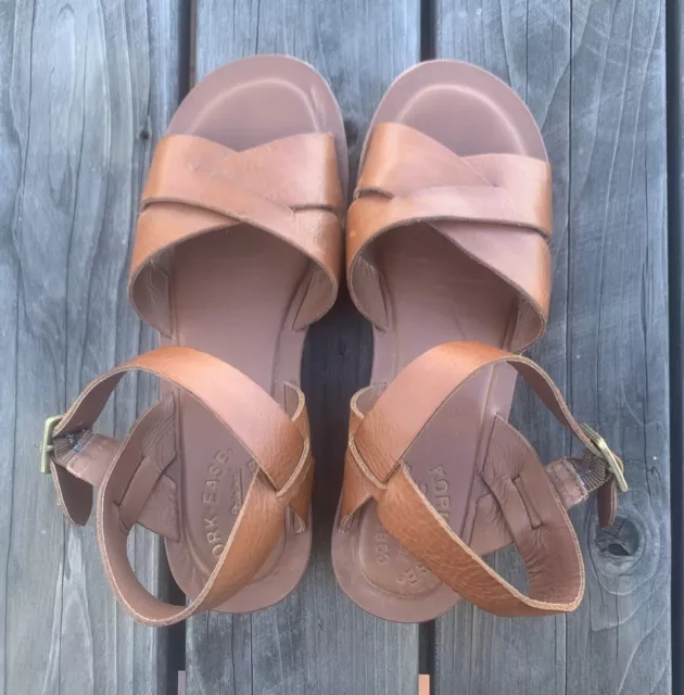 Korkease EUC Womens Strappy Leather Buckle Strap Sandals Rust-Brown Size 9M