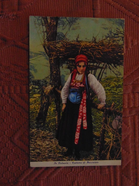 Costume Di  Boccioleto  In  Valsesia  1943