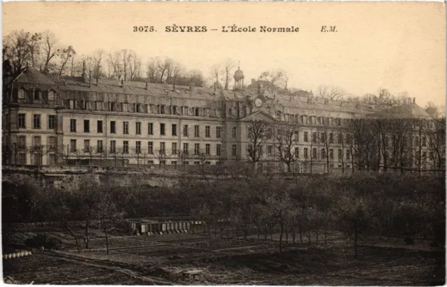 CPA SEVRES L'Ecole Normale (1322254)