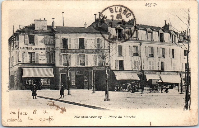 95 MONTMORENCY - vue de la place du marche.