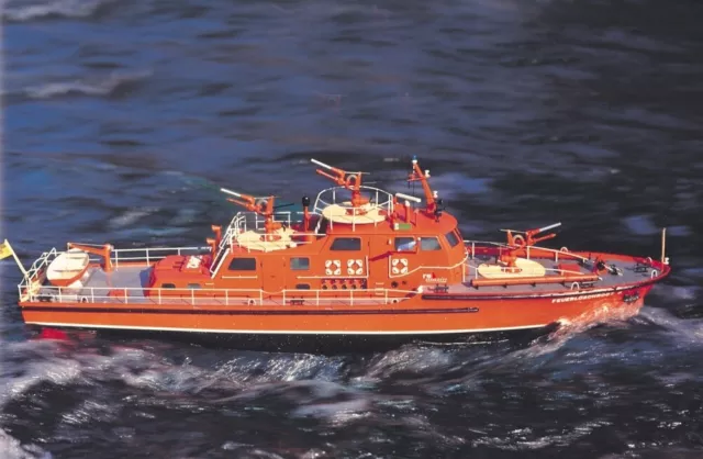 Dusseldorf Fire-Fighting Boat with Fittings - 1:25 Scale Krick Robbe RC Model Ki