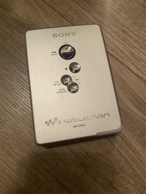 SONY WM-EX610 walkman cassette player Made in Japan DBB Reverse Dolby AVLS