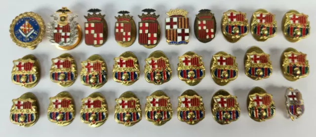 Collection De 28 Pins De Barcelone Et Fc Barcelone. Métal Émaillé. Xxe Siècle