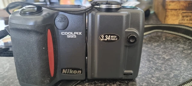 Nikon Coolpix 995 Digital Camera 3.34 Megapixel.              NOT TESTED
