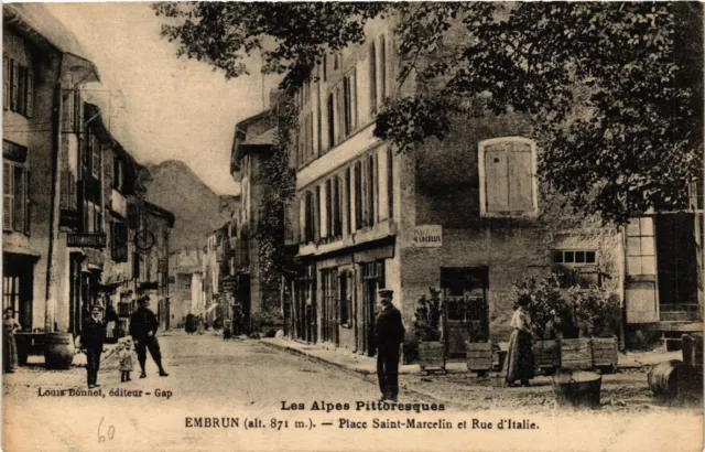 CPA AK EMBRUN - Place St-Marcelin et Rue d'Italie (473067)