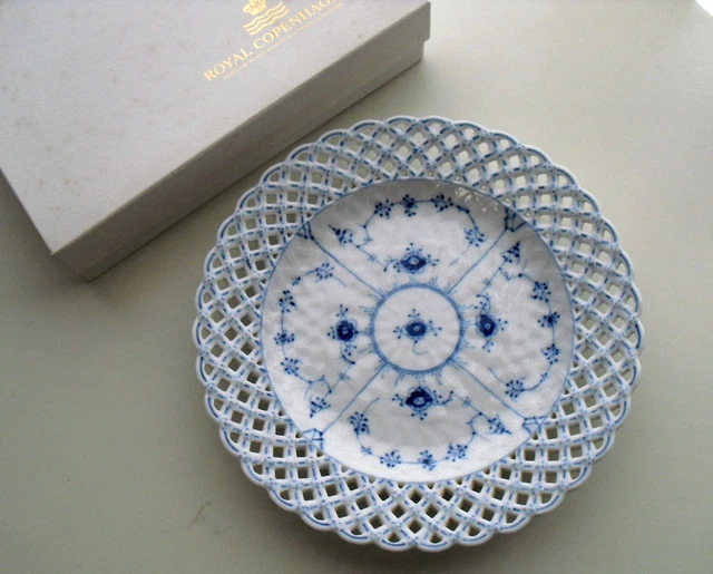 Royal Copenhagen Blue Fluted Full Lace Watermark Plate 26Cm 1St Grade