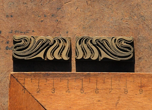 2x Messingornament Zierornament Messing Buchbinden Blindprägung Ornament Leder~'