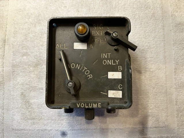 Military Radio VIC 1 Intercom Control Box C-2297 C-2297/VRC