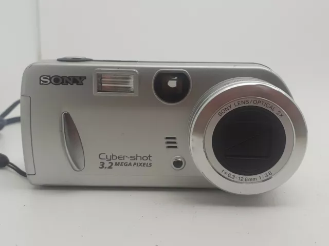 Fotocamera Digitale Compatta Sony Cyber-Shot 3.2 Megapixel DSC-P52