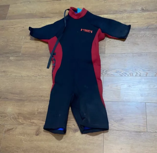 Kabbani wet suit Women’s M black Red wetsuit. Great Condition