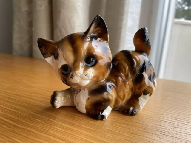 Sweet Little Mid 20thC Pottery Cat 10 cm Long, 7.5 cm High