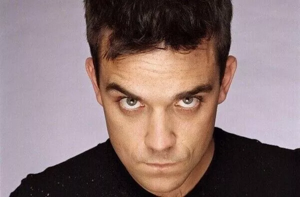 Robbie Williams Unsigned 6" x 4" Photo - English singer and songwriter *3