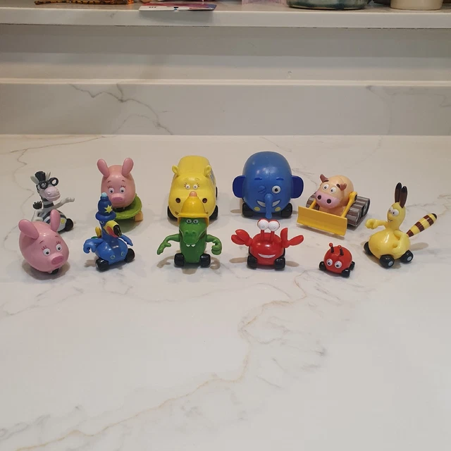 DISNEY JUNGLE JUNCTION Figure Bundle Taxicrab Hippobus Miss Jolly 40 