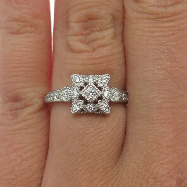 Bague D'anniversaire En Or Blanc 14k Avec Diamant Simulé émeraude 8.00 Carats - Personnalisable