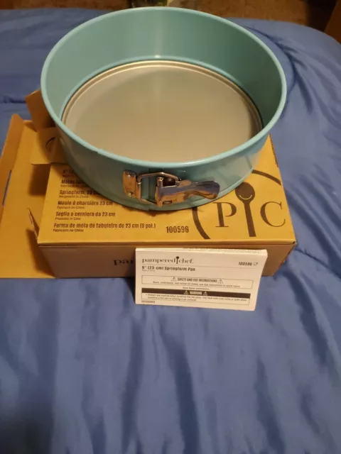 https://www.picclickimg.com/Nk0AAOSwO6tlWY8K/Pampered-Chef-9-Springform-Panfree-Shipping.webp