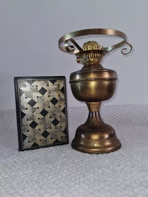 Vintage Brass REGENT Oil Lamp Kerosene Lamp Great Condition 31cm high rare decor