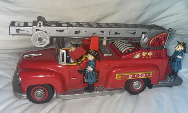 VTG 🔥 battery-operated Tin Toy Fire Brigade Truck F.D. 6097 Nomura Japan 60s