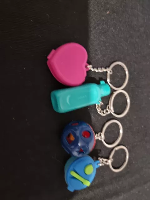 NEW TUPPERWARE SHAPE O Miniature Keychain Keyring Key Red Blue X 2