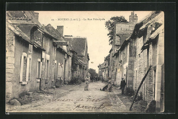 CPA Noyers, La Rue Principale, vue de la rue