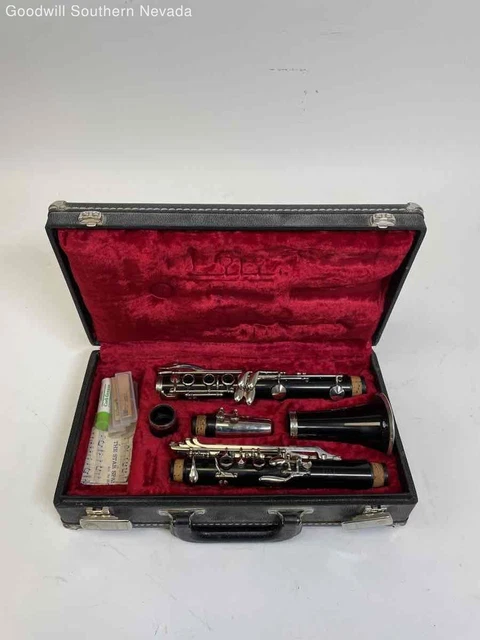 Vito Reso-Tone Clarinet w/Case
