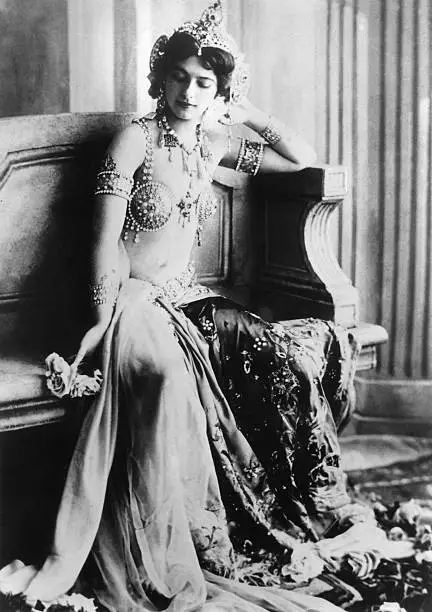 Mata Hari Dancer Spy Netherlands real name Margaretha Geertrui- 1910 Old Photo