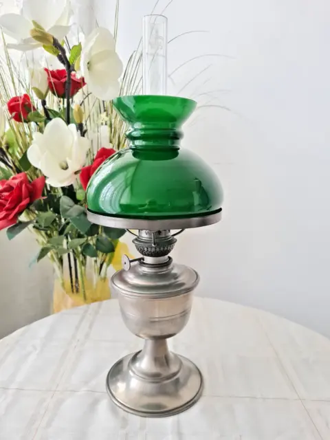 Petroleumlampe, Öllampe, ZINN Alte Tischlampe, dekorative  Grüne Glas..KOSMOS BR