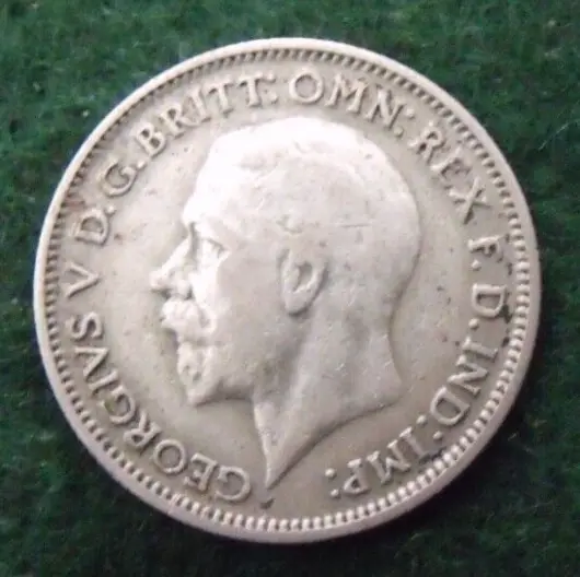 1935 GEORGE V SILVER SIXPENCE  ( 50% Silver )  British 6d Coin.   84