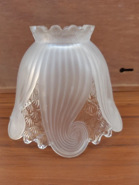 Ancienne Tulipe en Verre Moulé Dépoli Art Déco pour Lampe Lustre 