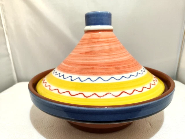Olla de cocina tradicional portuguesa pintada a mano con muelle de terracota