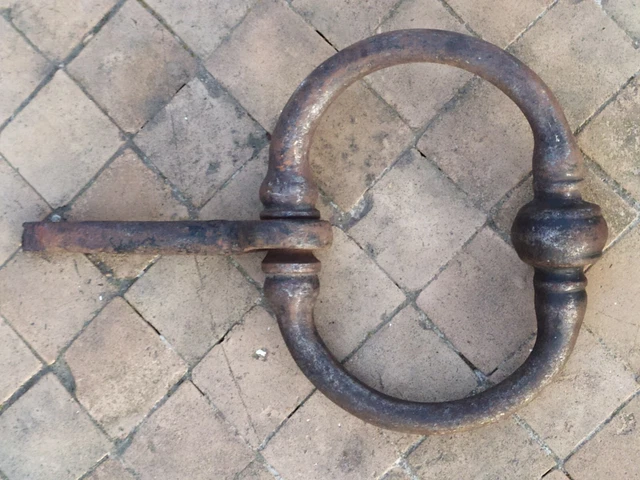 Ancien Verrou En Fer Forgé Pour Porte - Penture Et Heurtoir - Occasion