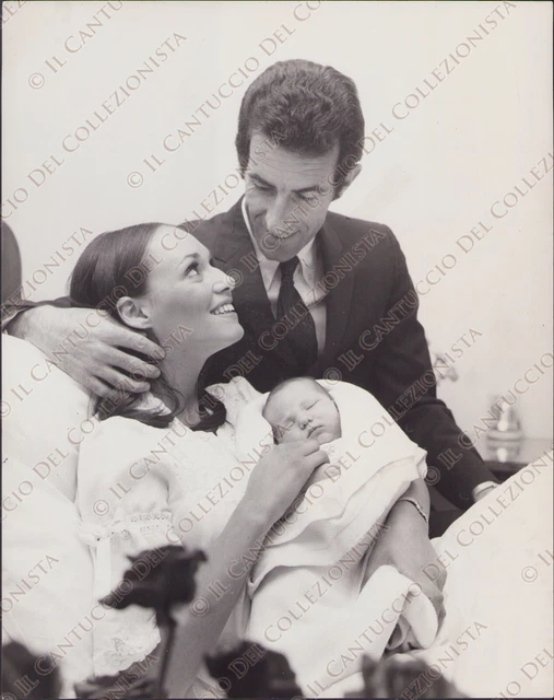 1969 Armando Picchi con moglie e figlia allenatore calciatore sport Fotografia