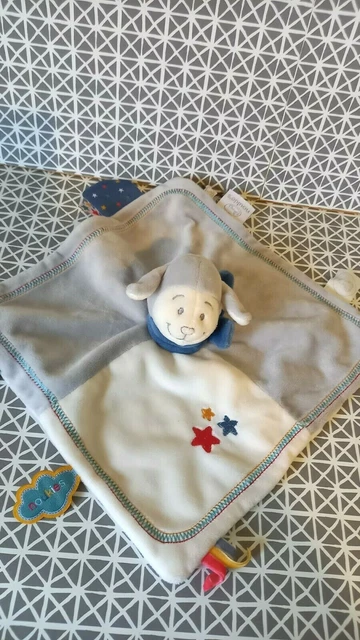 Doudou plat mouton Guss et Victor blanc gris étoile attache tétine Noukie' s